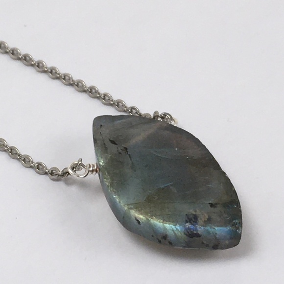 Labradorite Stone Wire wrapped on Silver Chain - Picture 3 of 11